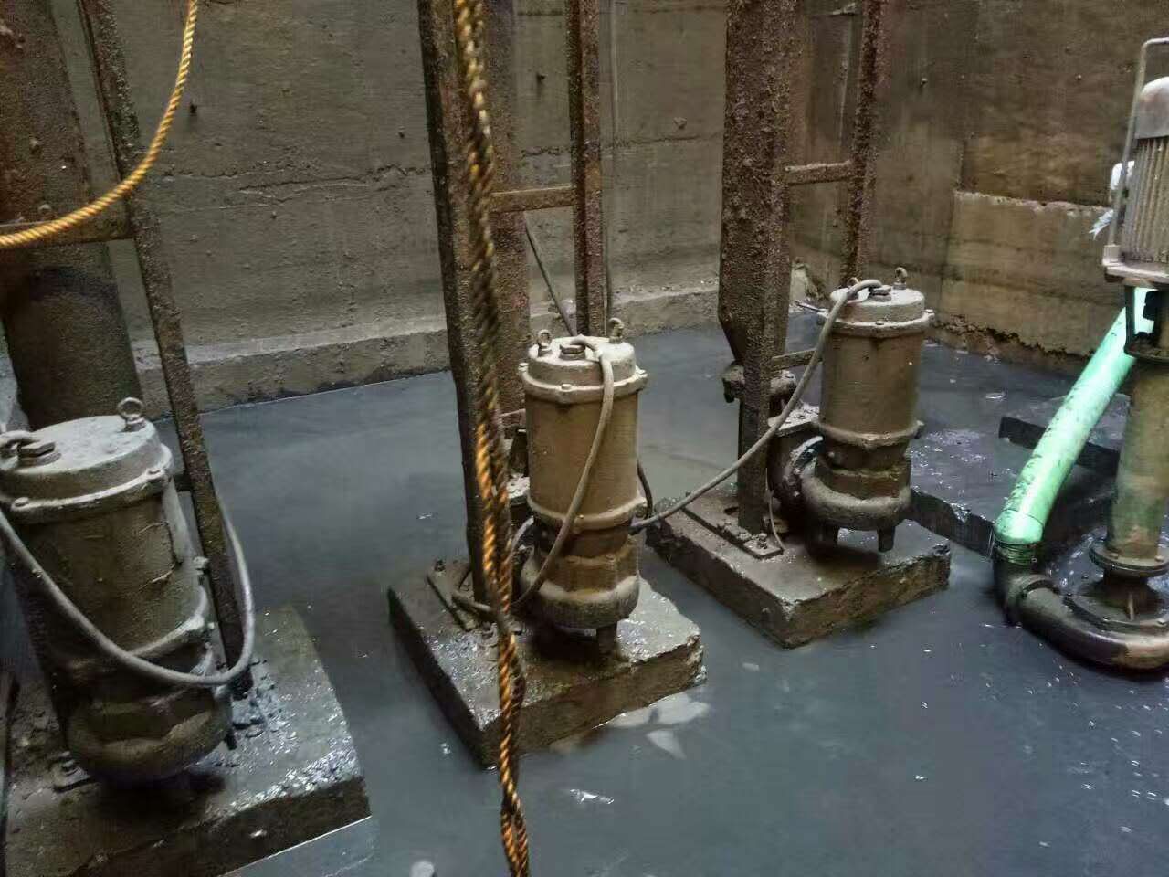 鸡冠污水池清理