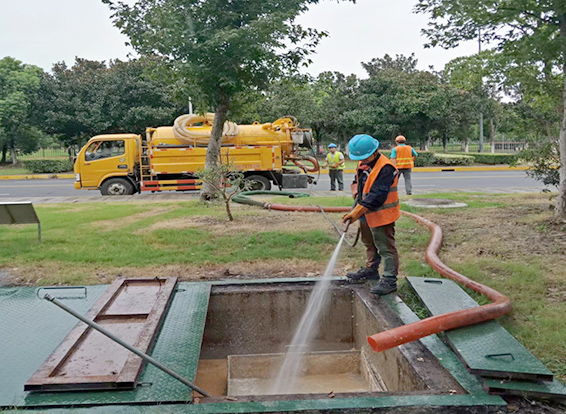 鸡冠化油池清理
